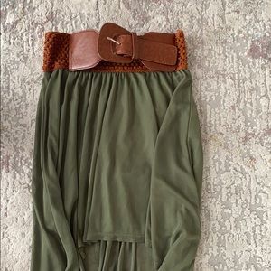 Hi-Low skirt with belt